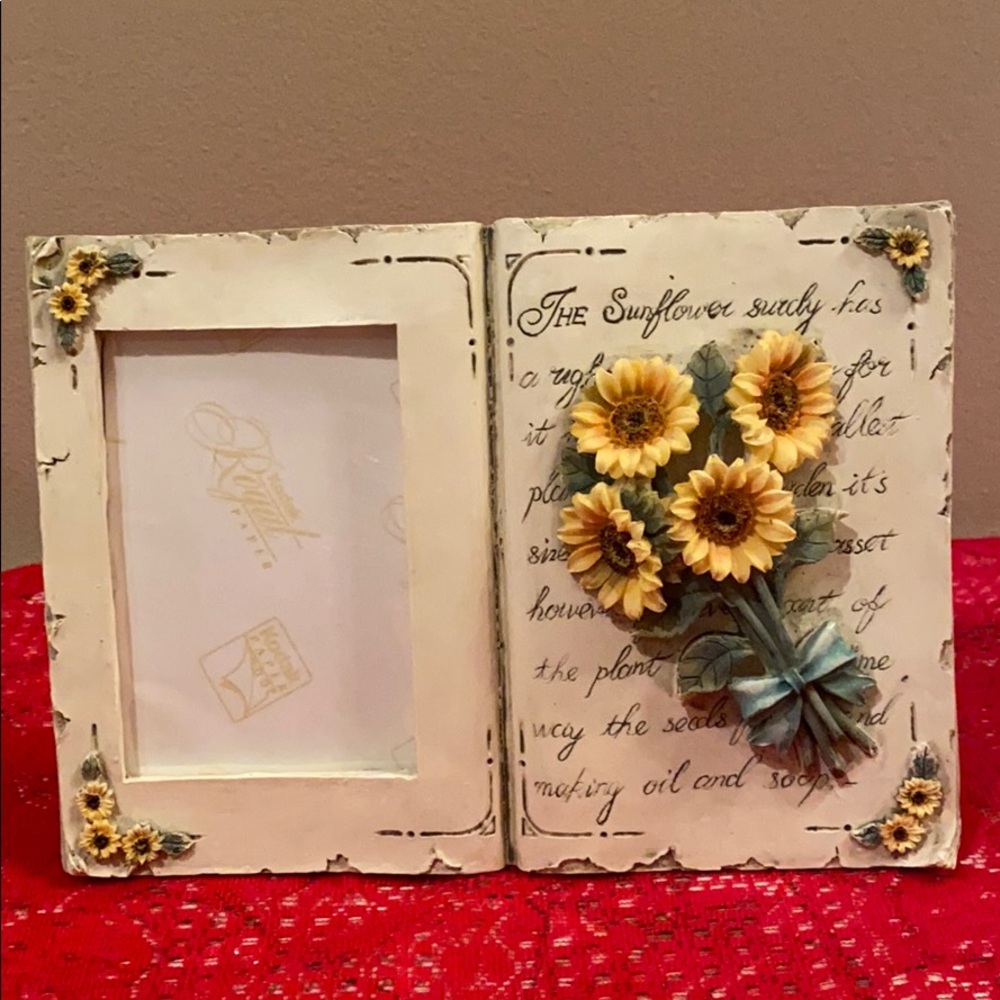 Vintage Photo-frame
Book look with Bouquet